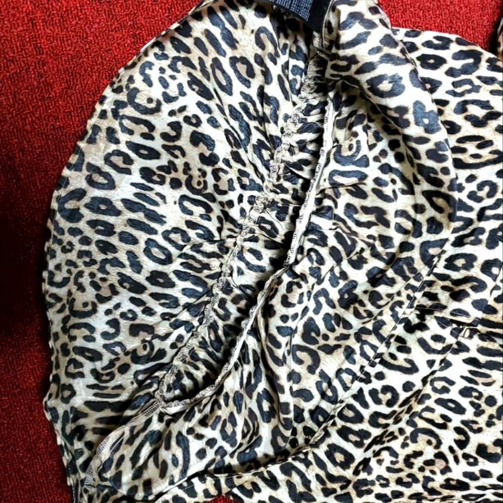 Leopard puff sleeve top - Picture 7 of 9